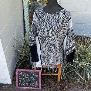 bishop + young Black and White Geometric Sleeved Poncho